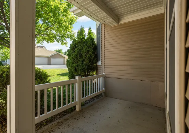 Photo 2 of Single family home for sale at 909 Bahls Dr, Hastings, MN 55033 | MLS# 7082851 | Listing updated on 2026-09-17