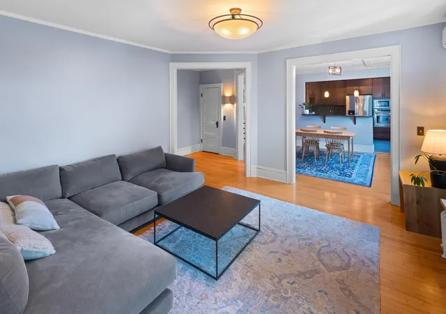 Photo 4 of Condo for sale at 2011 Emerson Ave S #202, Minneapolis, MN 55405 | MLS# 7090017 | Listing updated on 2026-09-17