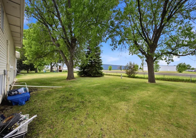 Photo 4 of House for sale at 910-912 32nd Street N, Fargo, ND 58102 | MLS# 7090219 | Listing updated on 2026-10-28