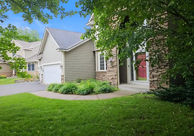 Photo 2 of Sale Pending at 10455 Glen Eagle Cir, Saint Paul, MN 55129 | MLS# 7090575 | Listing updated on 2026-09-16