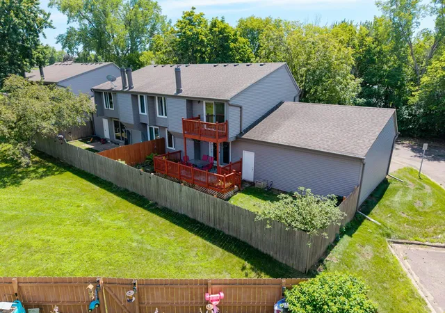 Photo 3 of Single family home for sale at 1757 Bluebill Dr, Saint Paul, MN 55122 | MLS# 7091922 | Listing updated on 2026-09-18