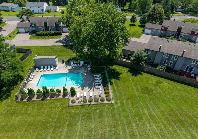 Photo 4 of Single family home for sale at 1757 Bluebill Dr, Saint Paul, MN 55122 | MLS# 7091922 | Listing updated on 2026-09-18