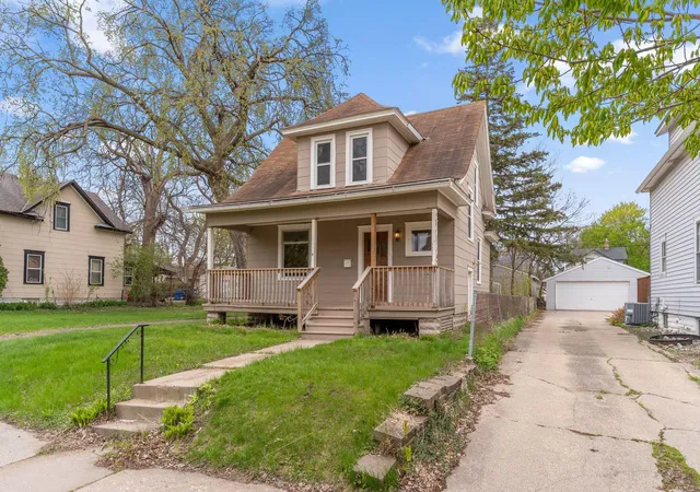 Photo 1 of Single family home for sale at 1302 Hewitt Ave, Saint Paul, MN 55104 | MLS# 7092251 | Listing updated on 2026-09-17