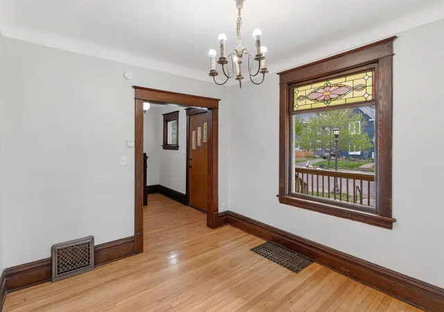 Photo 3 of Single family home for sale at 1302 Hewitt Ave, Saint Paul, MN 55104 | MLS# 7092251 | Listing updated on 2026-09-17