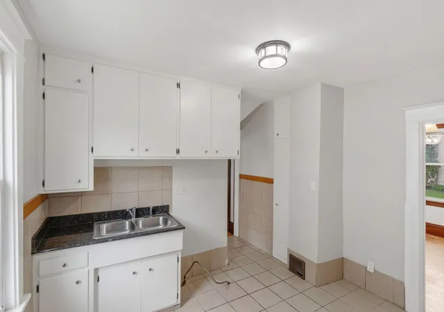 Photo 3 of Single family home for sale at 1302 Hewitt Ave, Saint Paul, MN 55104 | MLS# 7092251 | Listing updated on 2026-09-17