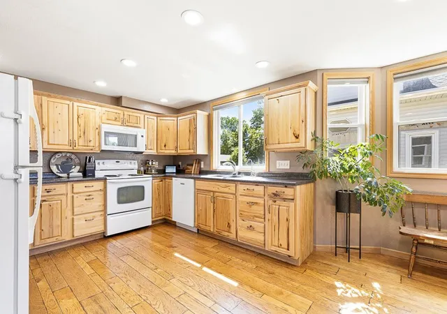 Photo 3 of Single family home for sale at 313 7th Street W, Canby, MN 56220 | MLS# 7092796 | Listing updated on 2026-09-18