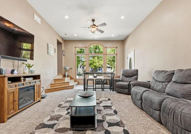 Photo 3 of Single family home for sale at 313 7th Street W, Canby, MN 56220 | MLS# 7092796 | Listing updated on 2026-09-18