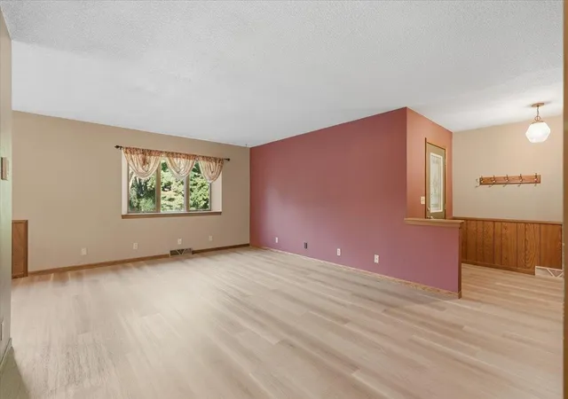 Photo 2 of Single family home for sale at 2079 Asplund Rd, New Richmond, WI 54017 | MLS# 7094910 | Listing updated on 2026-09-10