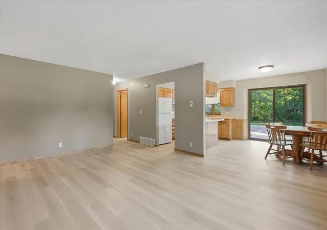 Photo 4 of Single family home for sale at 2079 Asplund Rd, New Richmond, WI 54017 | MLS# 7094910 | Listing updated on 2026-10-08