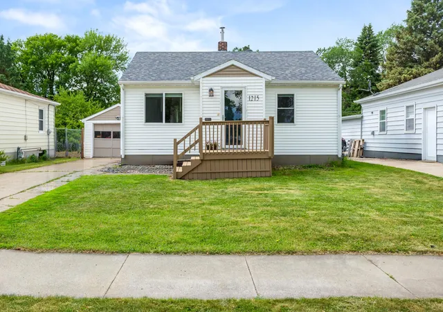 Photo 1 of Single family home for sale at 1215 13th Street N, Moorhead, MN 56560 | MLS# 7095612 | Listing updated on 2026-09-18