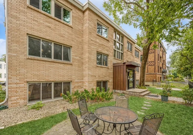 Photo 3 of Condo for sale at 2507 Bryant Ave S #1, Minneapolis, MN 55405 | MLS# 7095630 | Listing updated on 2026-09-18
