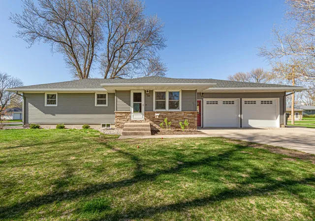 Photo 1 of Single family home for sale at 818 Lincoln Ave, Gaylord, MN 55334 | MLS# 7095857 | Listing updated on 2026-09-16