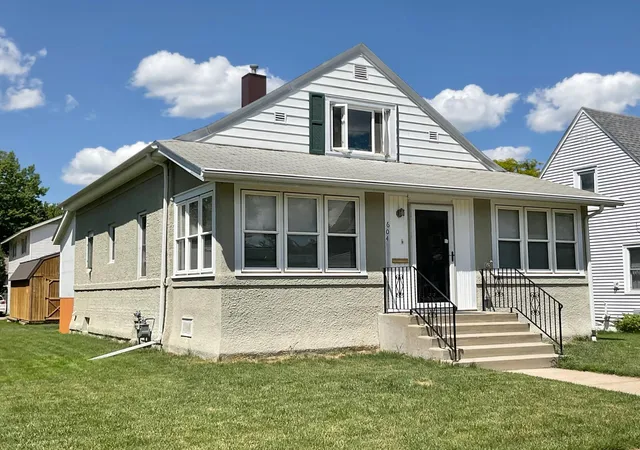Photo 1 of Sale Pending at 604 8th Avenue Nw, Austin, MN 55912 | MLS# 7096796 | Listing updated on 2026-09-16