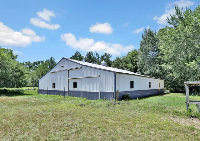 Photo 3 of Single family home for sale at 22513 Sunrise Rd Ne, Stacy, MN 55079 | MLS# 7097804 | Listing updated on 2026-09-09