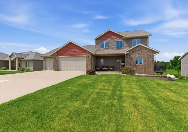 Photo 1 of Single family home for sale at 605 E 2nd Avenue, Beaver Creek, MN 56116 | MLS# 7098739 | Listing updated on 2026-09-17
