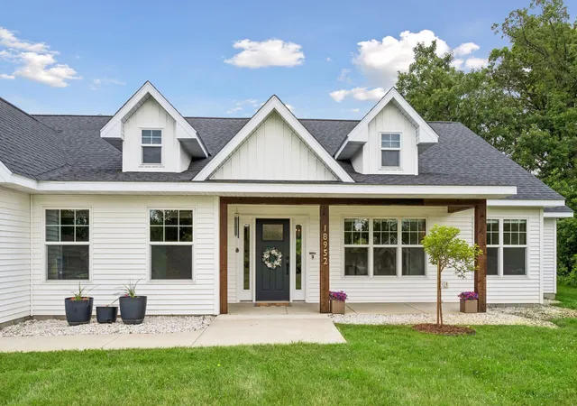 Photo 1 of Single family home for sale at 18952 247th Avenue Nw, Big Lake, MN 55309 | MLS# 7098749 | Listing updated on 2026-09-17