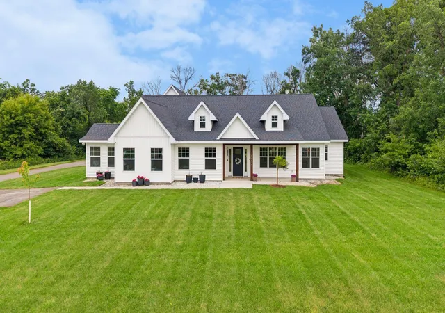 Photo 2 of Single family home for sale at 18952 247th Avenue Nw, Big Lake, MN 55309 | MLS# 7098749 | Listing updated on 2026-09-17
