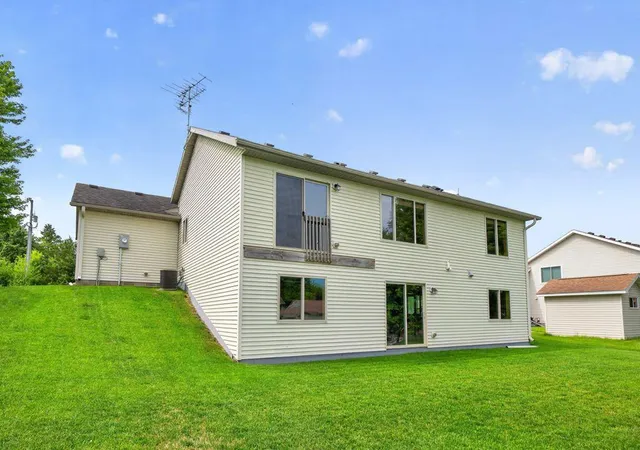 Photo 4 of Single family home for sale at 634 8th Street SW, Pine Island, MN 55963 | MLS# 7099665 | Listing updated on 2026-09-18