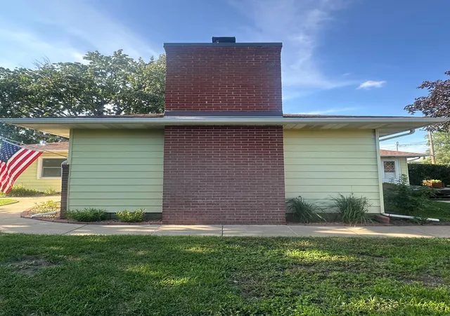 Photo 4 of Single family home for sale at 112 13th Avenue N, South Saint Paul, MN 55075 | MLS# 7100852 | Listing updated on 2026-09-17