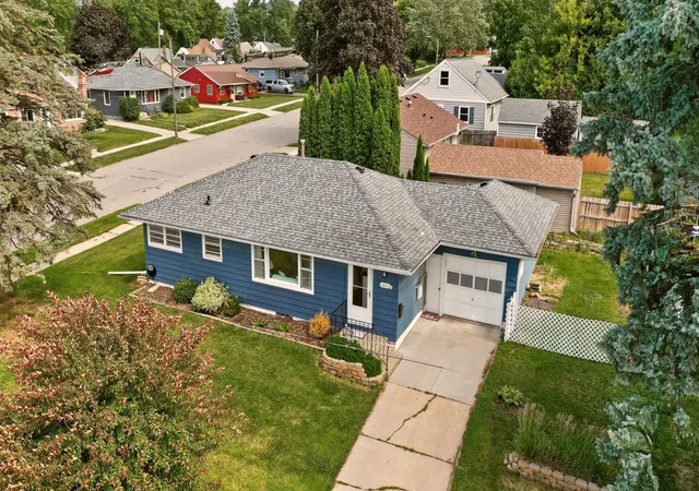 Photo 1 of Single family home for sale at 1401 10th Street Ne, Rochester, MN 55906 | MLS# 7100989 | Listing updated on 2026-09-17