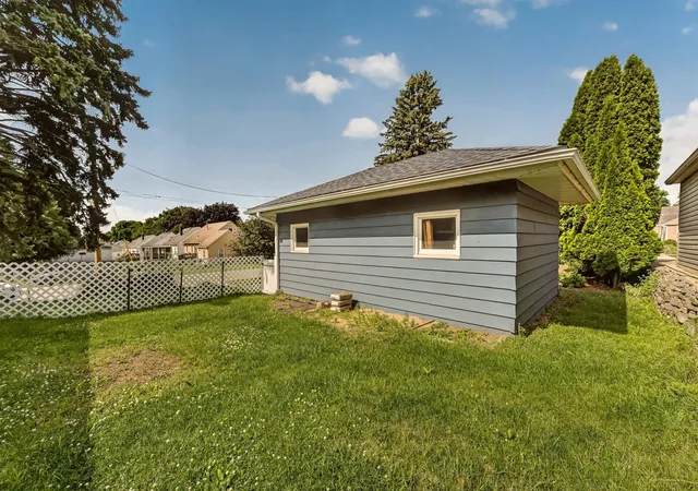 Photo 3 of Single family home for sale at 1401 10th Street NE, Rochester, MN 55906 | MLS# 7100989 | Listing updated on 2026-09-17