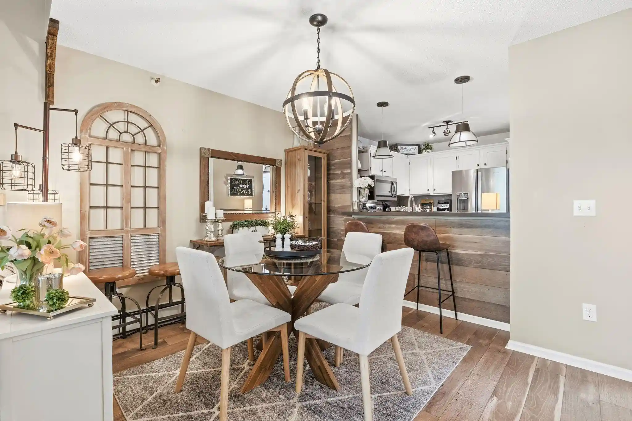 Listing Photo 1 - Condo for sale in 7605 Edinborough Wy located at 7605 Edinborough Wy, Edina, MN 55435 - Unit #6318