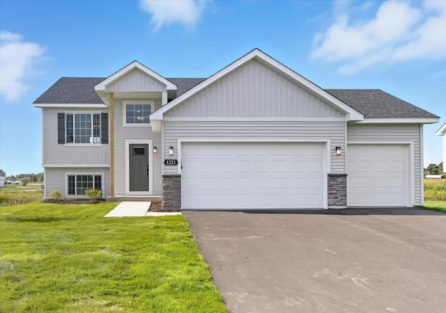 Photo 1 of Sale Pending at 1504 Woods Rd Ne, Isanti, MN 55040 | MLS# 7101966 | Listing updated on 2026-09-17