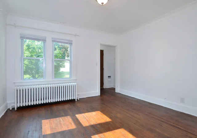 Photo 4 of Single family home for sale at 1139 Magnolia Ave E, Saint Paul, MN 55106 | MLS# 7102482 | Listing updated on 2026-10-14
