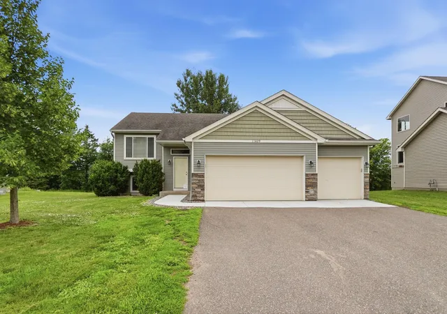 Photo 3 of Single family home for sale at 11429 71st Street Ne, Albertville, MN 55301 | MLS# 7102667 | Listing updated on 2026-09-17