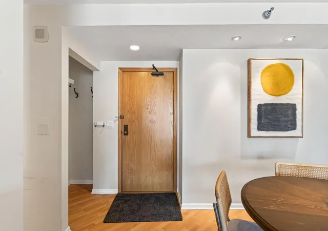 Photo 4 of Condo for sale at 401 S 1st Street #1023, Minneapolis, MN 55401 | MLS# 7102834 | Listing updated on 2026-09-16