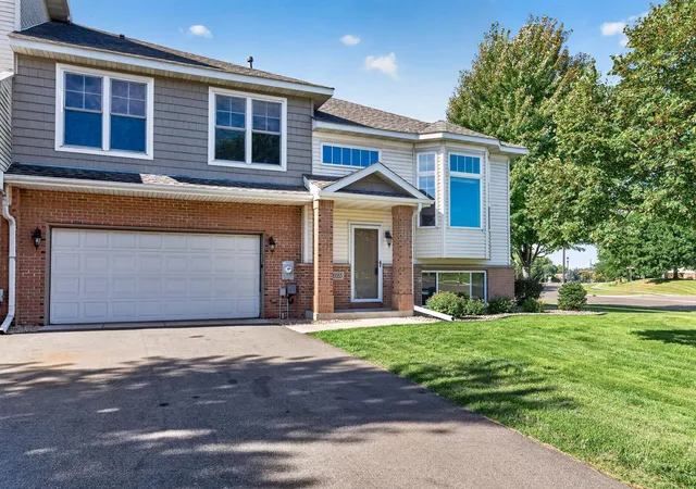 Photo 2 of Single family home for sale at 20053 Heritage Dr, Lakeville, MN 55044 | MLS# 7102966 | Listing updated on 2026-09-21