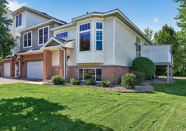 Photo 3 of Single family home for sale at 20053 Heritage Dr, Lakeville, MN 55044 | MLS# 7102966 | Listing updated on 2026-09-21