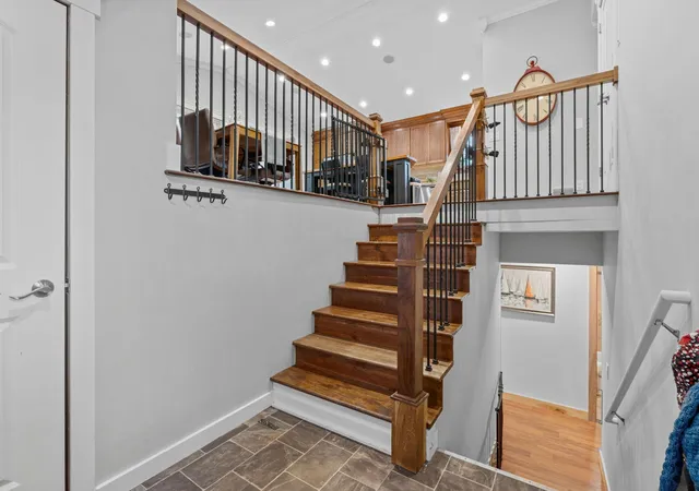 Photo 3 of Sale Pending at 17411 Sunset Trl Sw, Prior Lake, MN 55372 | MLS# 7103004 | Listing updated on 2026-09-09