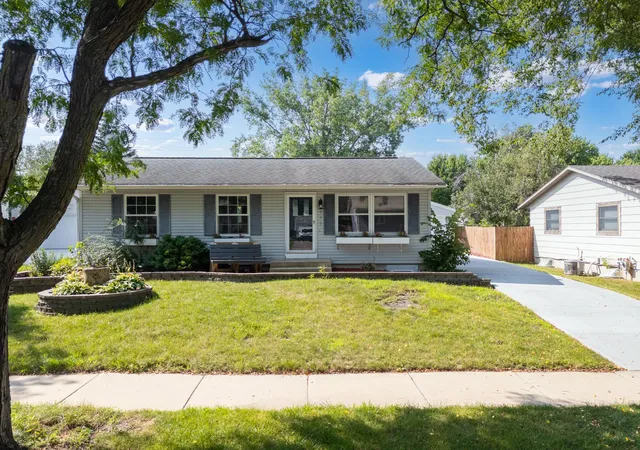 Photo 1 of Single family home for sale at 622 30th Street Ne, Rochester, MN 55906 | MLS# 7103155 | Listing updated on 2026-09-18