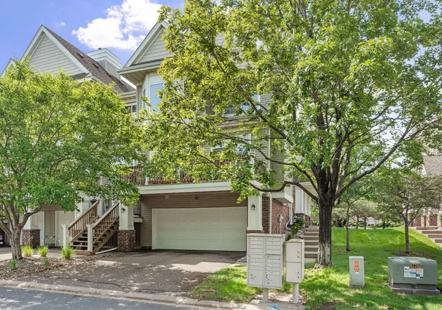 Photo 3 of Single family home for sale at 208 Christenson Way NE, Minneapolis, MN 55432 | MLS# 7104177 | Listing updated on 2026-09-16