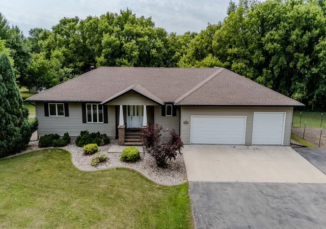 Photo 3 of Single family home for sale at 6409 County Rd 17 S, Horace, ND 58047 | MLS# 7104443 | Listing updated on 2026-09-09