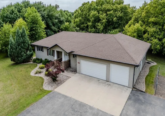 Photo 4 of Single family home for sale at 6409 County Rd 17 S, Horace, ND 58047 | MLS# 7104443 | Listing updated on 2026-09-09