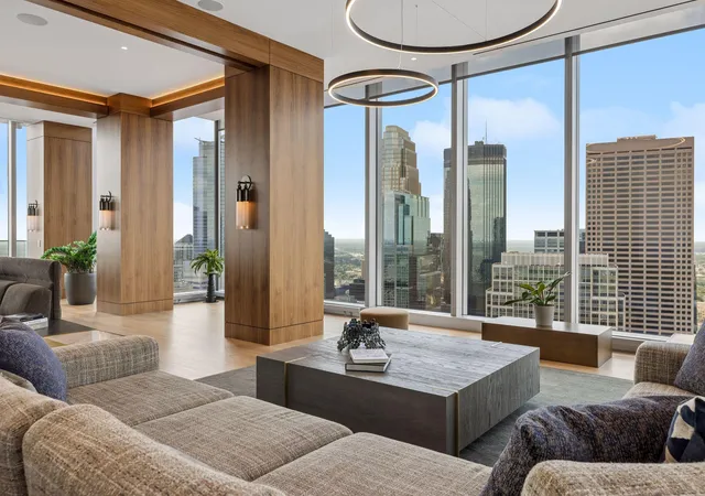 Photo 4 of Condo for sale at 255 Hennepin Ave #3505, Minneapolis, MN 55401 | MLS# 7104560 | Listing updated on 2026-09-16