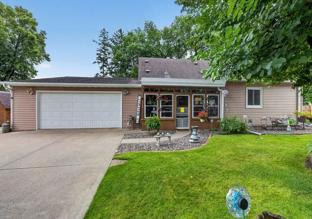 Photo 3 of Single family home for sale at 1112 Pine Tree Blvd, Little Falls, MN 56345 | MLS# 7104804 | Listing updated on 2026-09-09