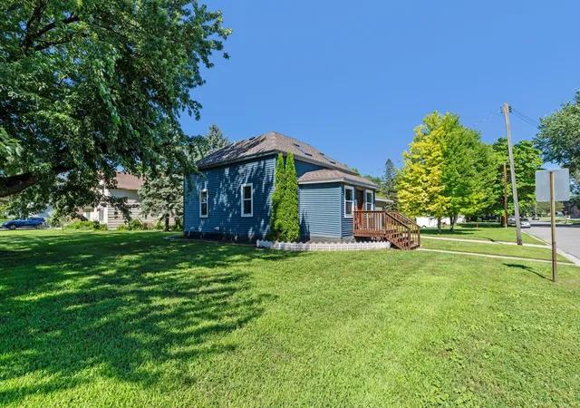 Photo 3 of Single family home for sale at 451 Birch Ave W, Hector, MN 55342 | MLS# 7105376 | Listing updated on 2026-09-18