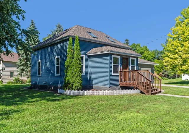 Photo 4 of Single family home for sale at 451 Birch Ave W, Hector, MN 55342 | MLS# 7105376 | Listing updated on 2026-09-18