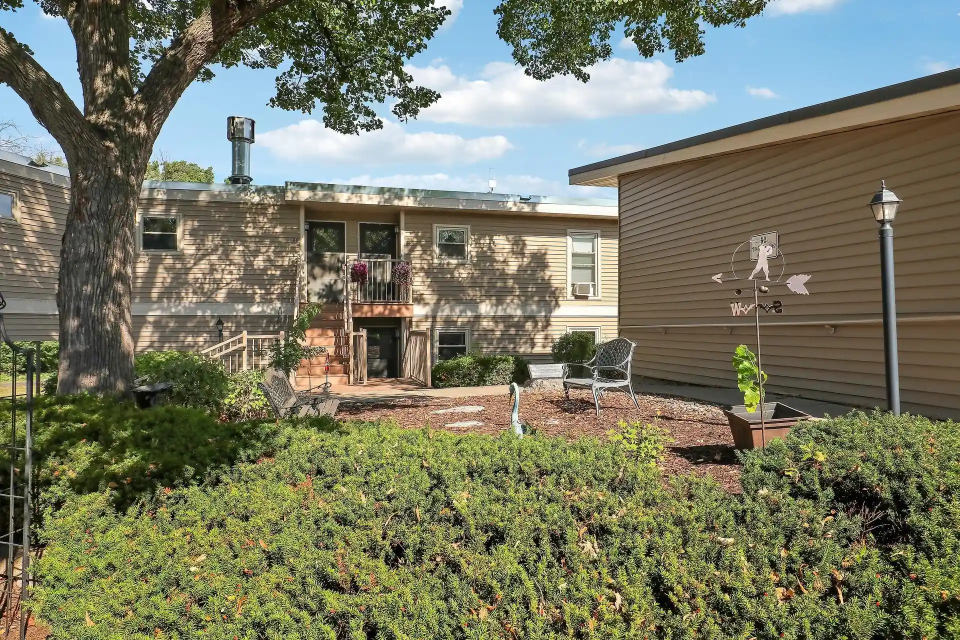 Listing Photo 2 - Condo for sale in 110263 Vlg Rd located at 110263 Vlg Rd, Chaska, MN 55318 - Unit 110263 Village Rd