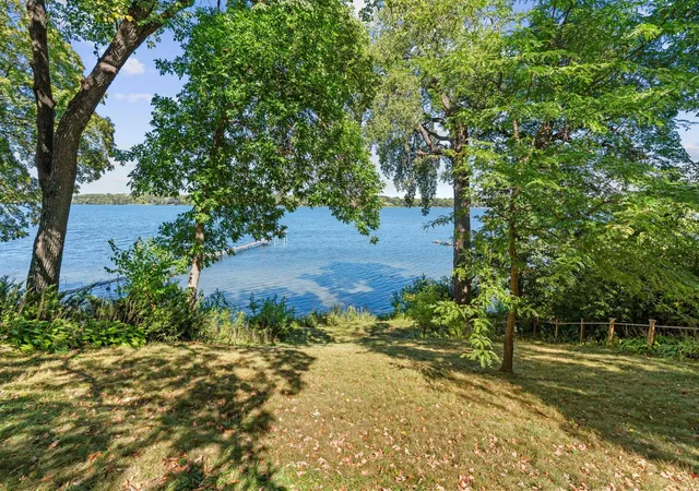 Photo 3 of Single family home for sale at 168 Peninsula Rd, Minneapolis, MN 55441 | MLS# 7106043 | Listing updated on 2026-09-17