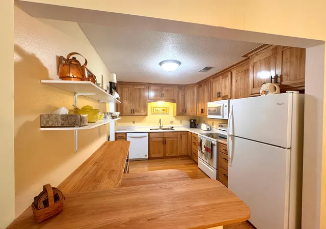 Photo 2 of Single family home for sale at 606 Pondhurst Dr, Amery, WI 54001 | MLS# 7106140 | Listing updated on 2026-09-18