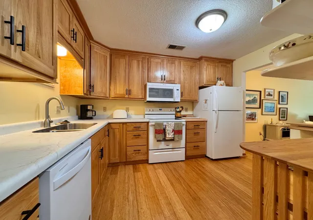Photo 3 of Single family home for sale at 606 Pondhurst Dr, Amery, WI 54001 | MLS# 7106140 | Listing updated on 2026-09-18
