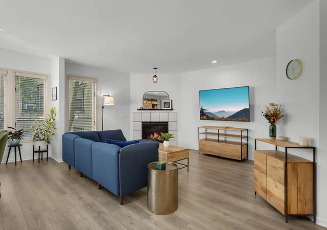 Photo 4 of Single family home for sale at 826 Summit Ave, Minneapolis, MN 55403 | MLS# 7106631 | Listing updated on 2026-09-17