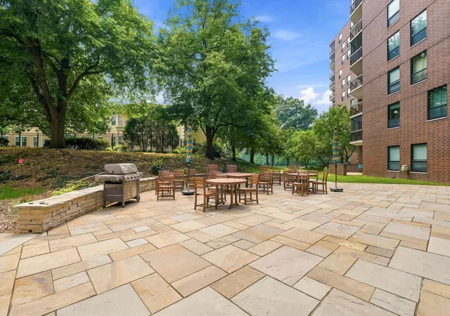 Photo 2 of Condo for sale at 6615 Lake Shore Dr S #405, Minneapolis, MN 55423 | MLS# 7107030 | Listing updated on 2026-09-16