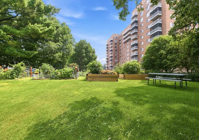 Photo 3 of Condo for sale at 6615 Lake Shore Dr S #405, Minneapolis, MN 55423 | MLS# 7107030 | Listing updated on 2026-09-16