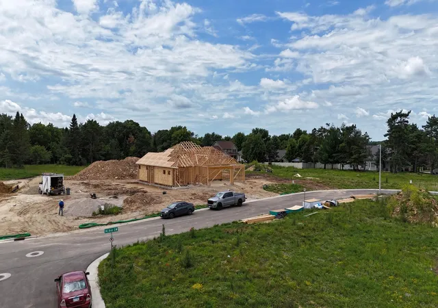 Photo 3 of Single family home for sale at 2427 14 Avenue SW, Rochester, MN 55902 | MLS# 7107190 | Listing updated on 2026-09-16