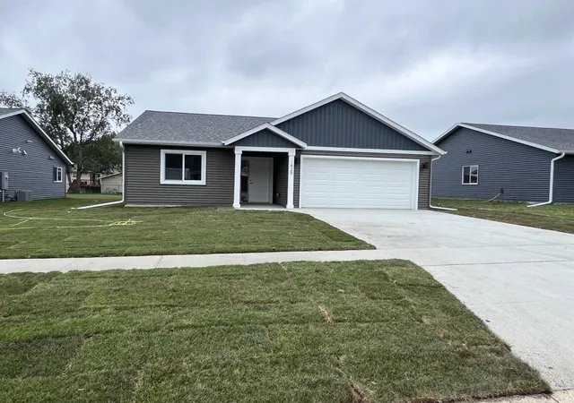 Photo 1 of Single family home for sale at 1425 Sunrise Ave Se, Rochester, MN 55904 | MLS# 7107739 | Listing updated on 2026-09-09